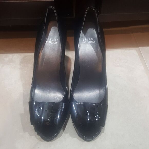 STUART WEITZMAN Patent Leather Bow Heels -… - Picture 2 of 5